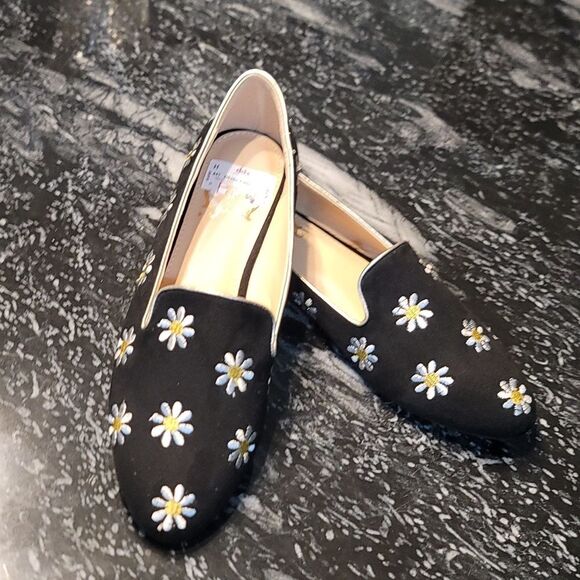 BRAND NEW C. WONDER'S FLORAL EMBROIDERED WOMEN'S  LOAFERS - Picture 2 of 16